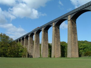 pontcysyllte aqueduct from below